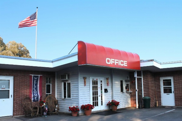 Budget Host Crestview Inn image 1