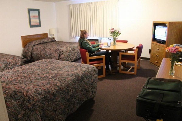 Budget Host Crestview Inn image 13