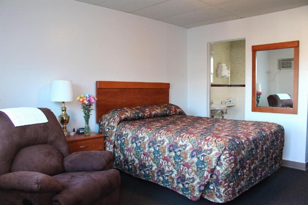 Budget Host Crestview Inn image 15