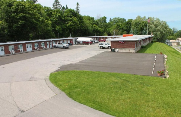 Budget Host Crestview Inn image 20