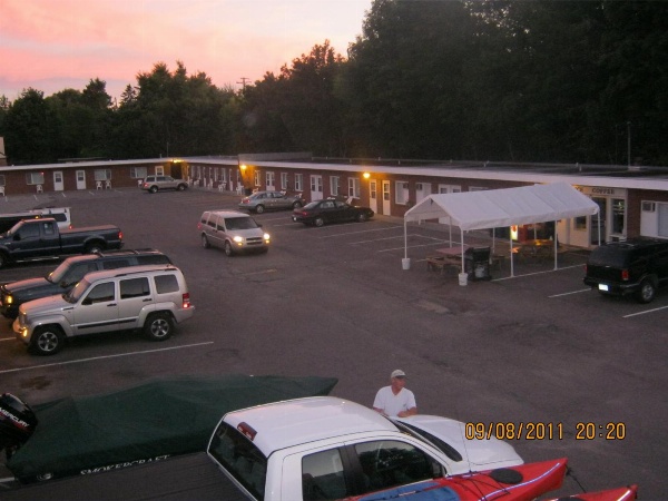 Budget Host Crestview Inn image 5