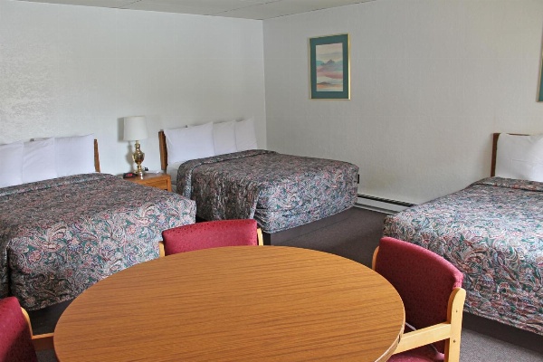 Budget Host Crestview Inn image 6